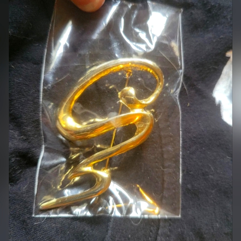 Vintage Goldtone Swirl/Squiggly Line Unique Brooch Pin Lapel 3”